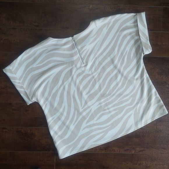 Melloday Tan Zebra Print Stretch Blouse Size Large - Picture 5 of 8